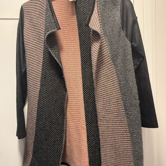 Elegant Women's Striped Long Coat - Picture 2 of 4